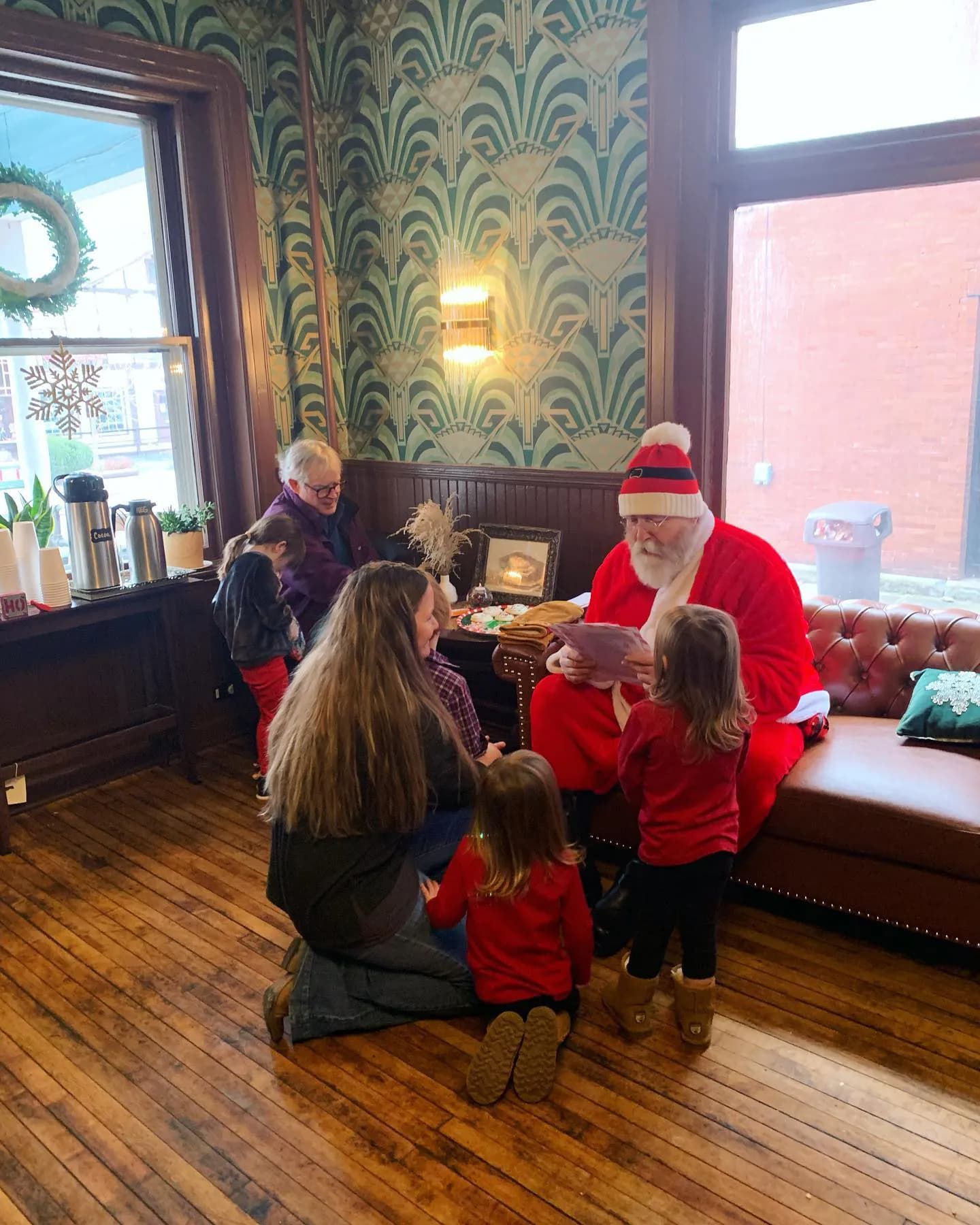 Photo of santa with children